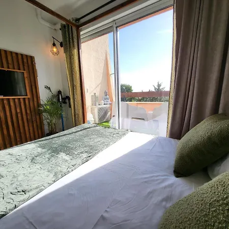 Vue Acces Prive Parking Apartman Bandol